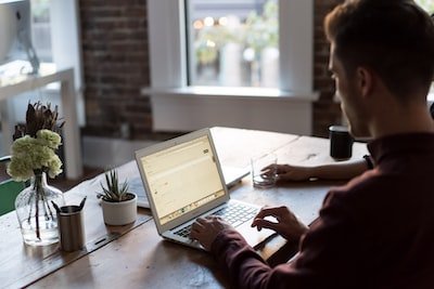 Blog d'actualité : pourquoi est-ce important de le consulter ?